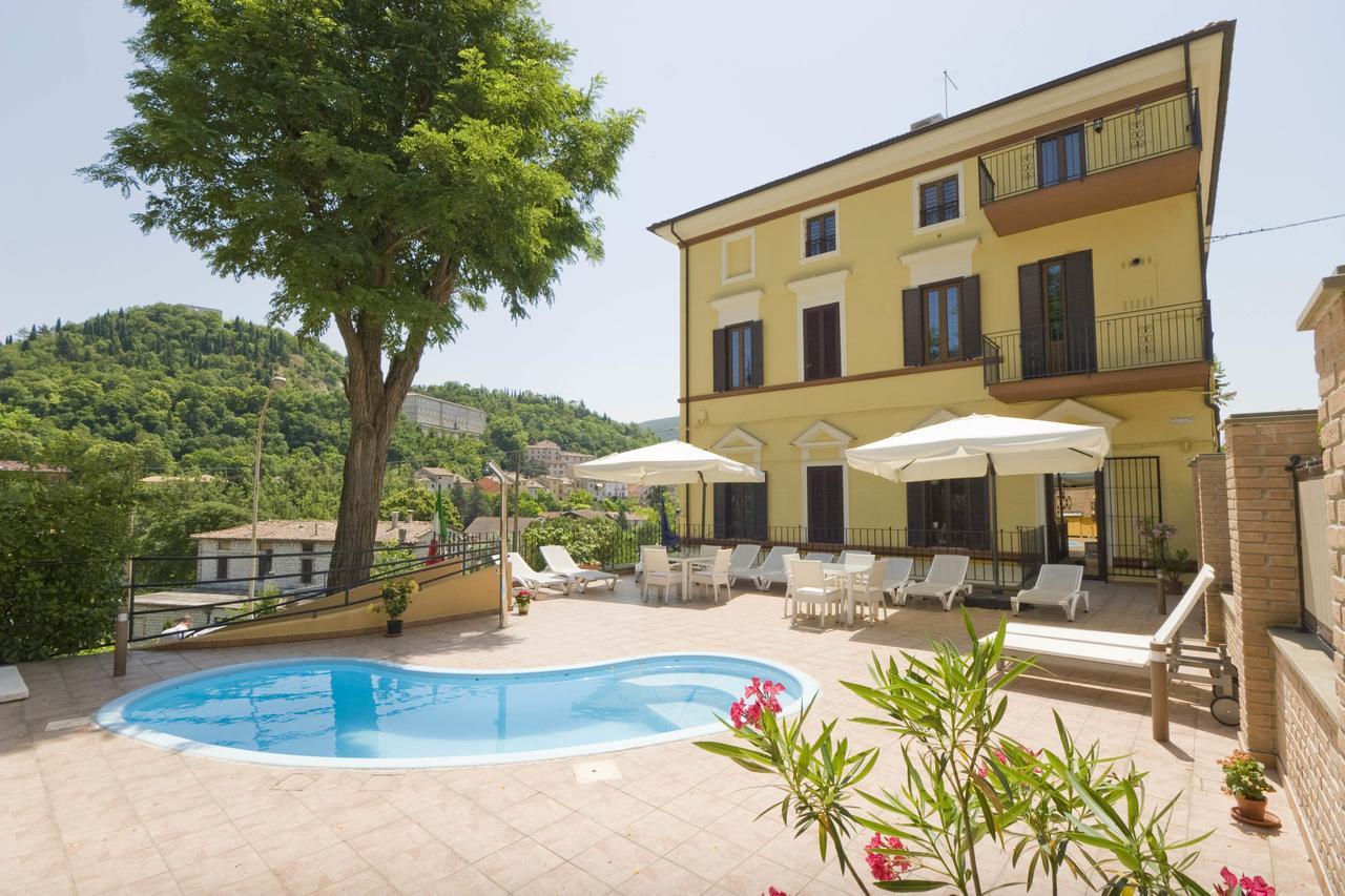 Raffaello Residence Sassoferrato Exterior photo
